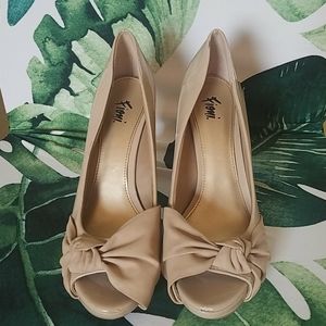 FIONI Nude Peep Toe Pumps